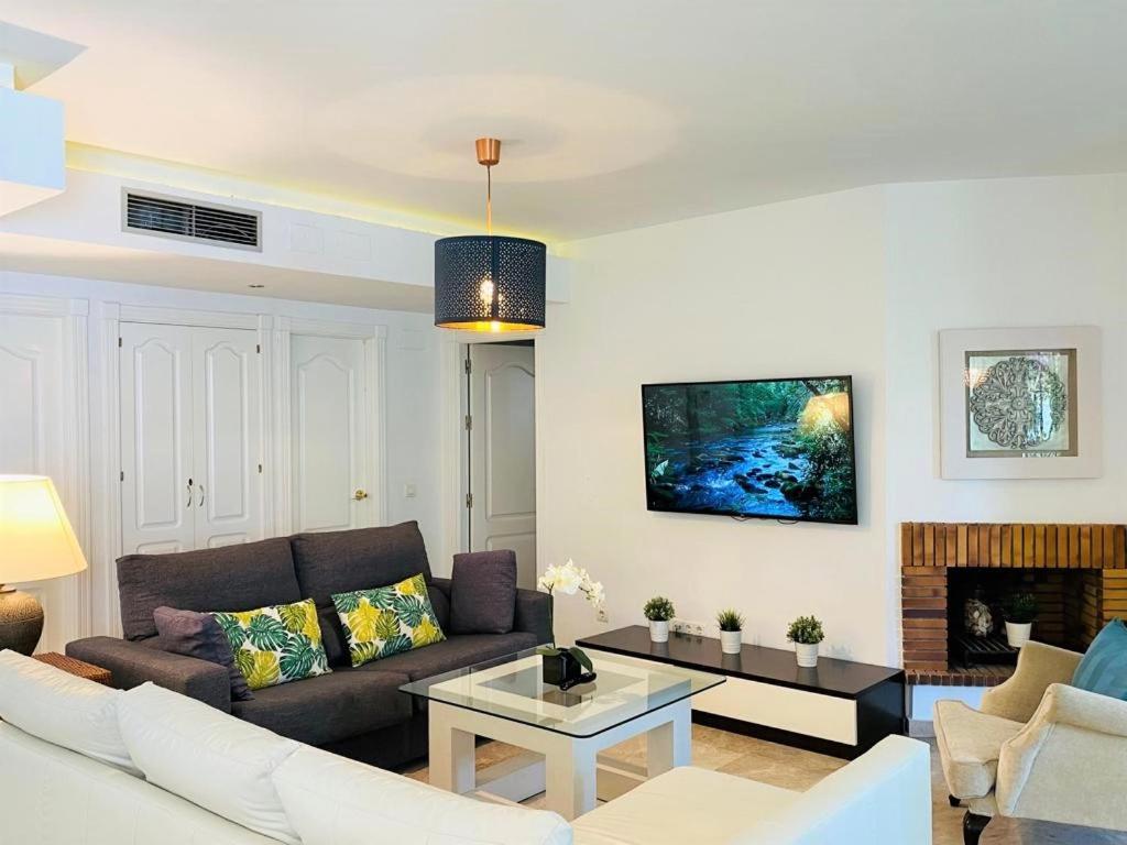 Apartment Naranjos Close To Puerto Banus *