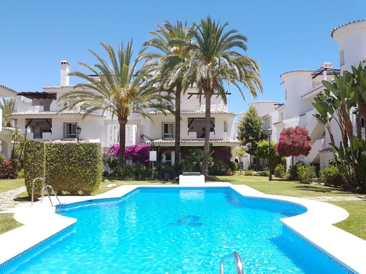 Naranjos Close To Puerto Banus Apartament